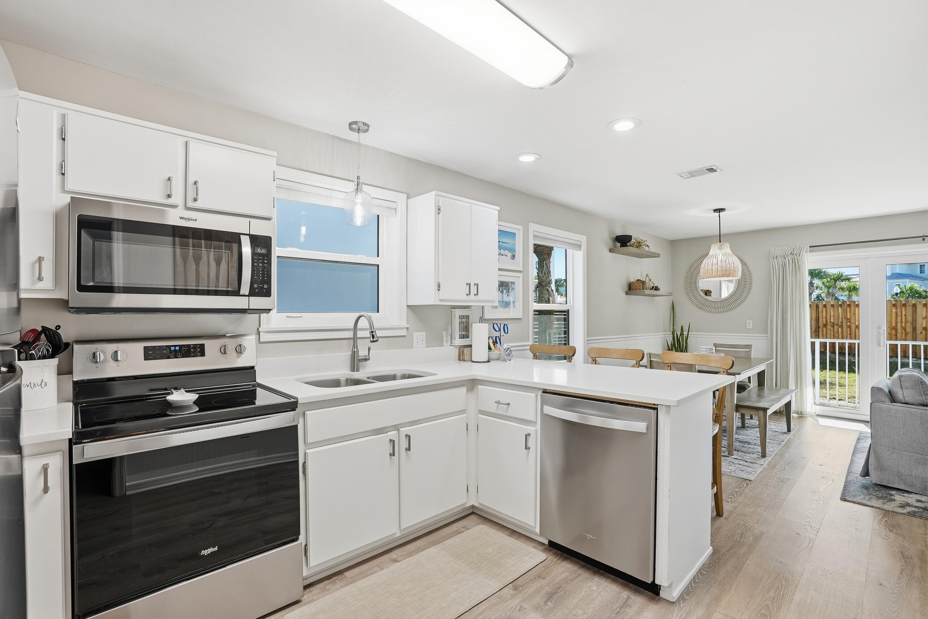 BEACHSIDE VILLAS CONDO - Residential