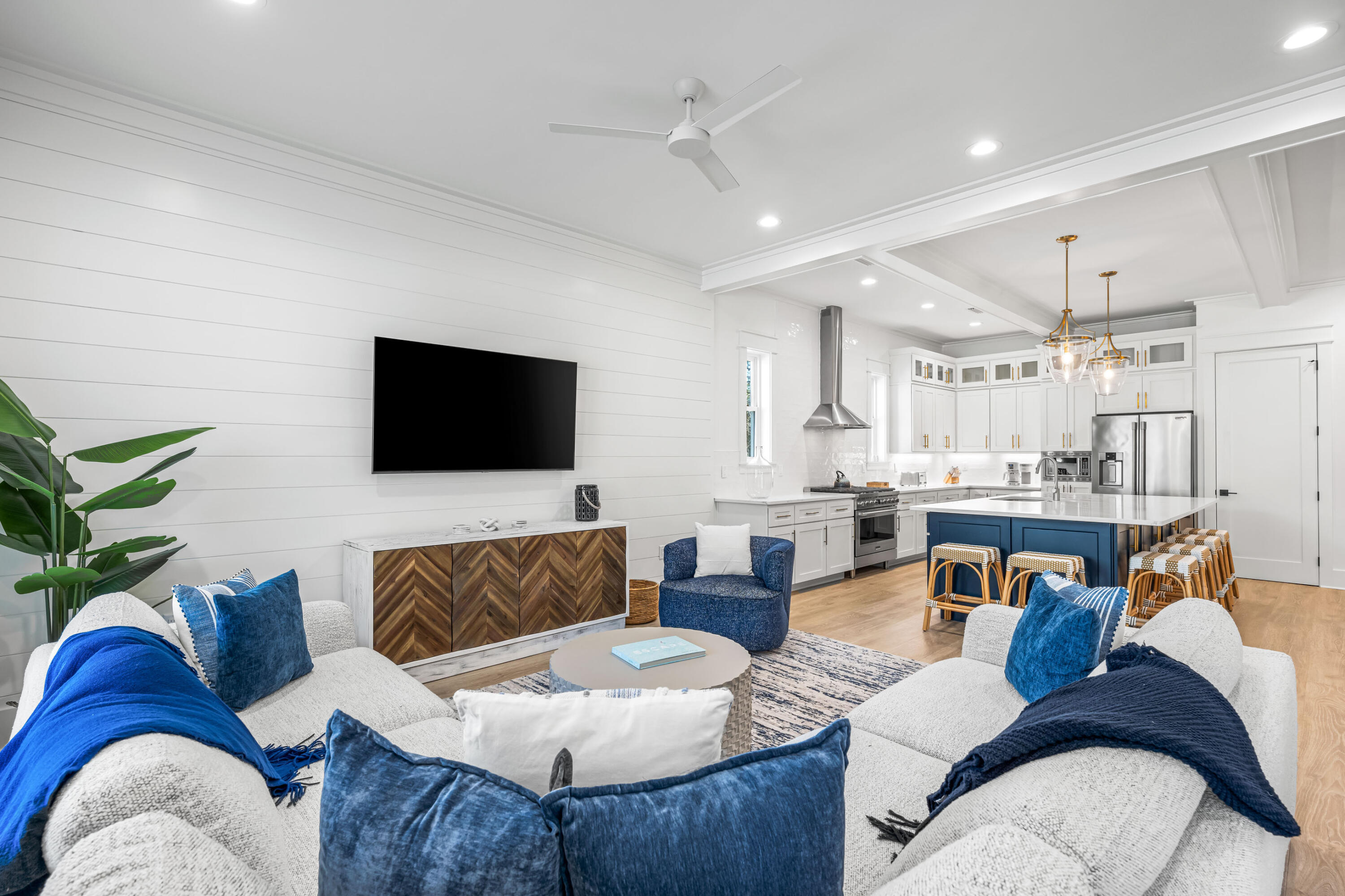 EASTERN LAKE S/D - Residential