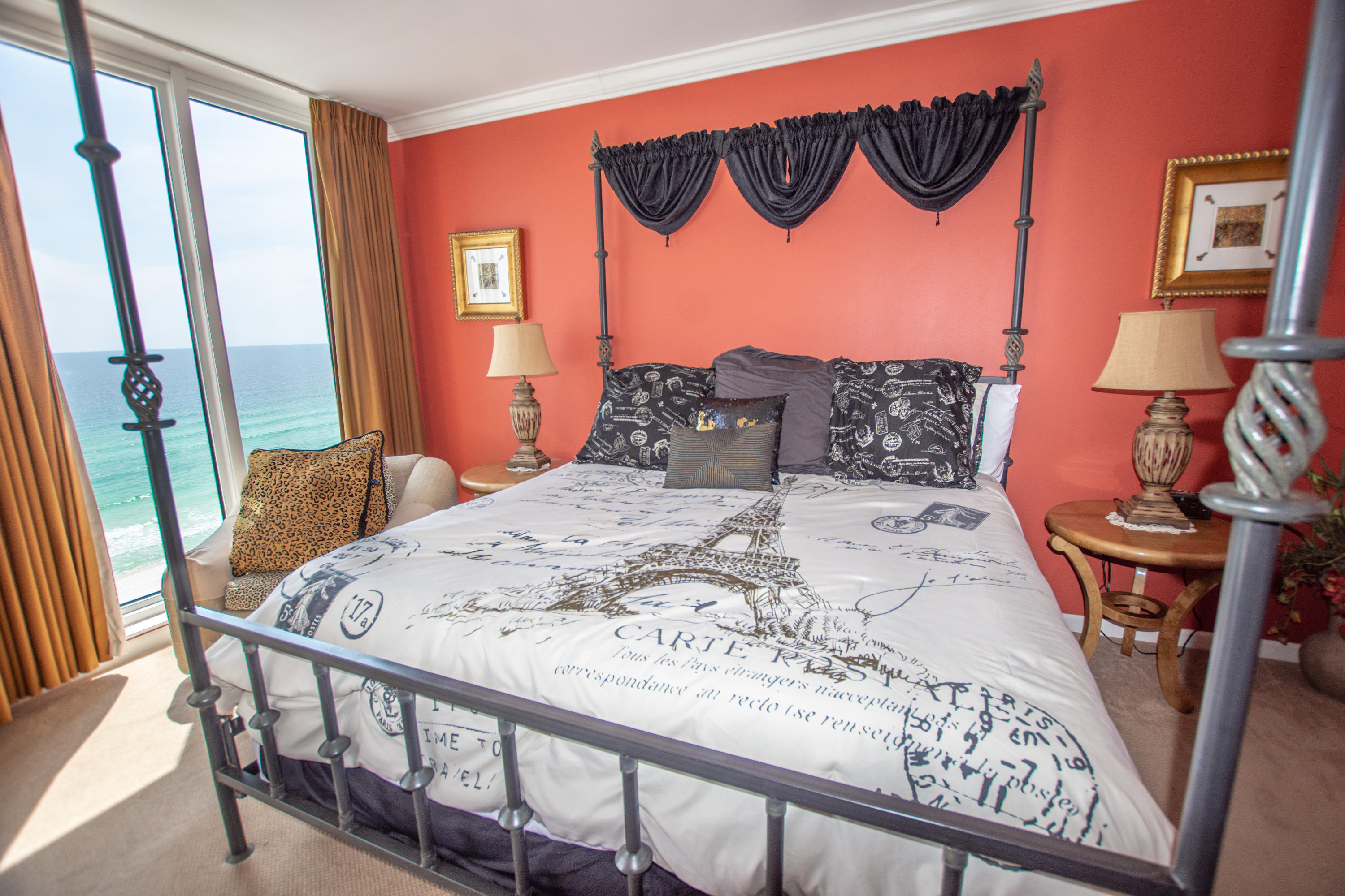 SILVER BEACH TOWERS - Residential