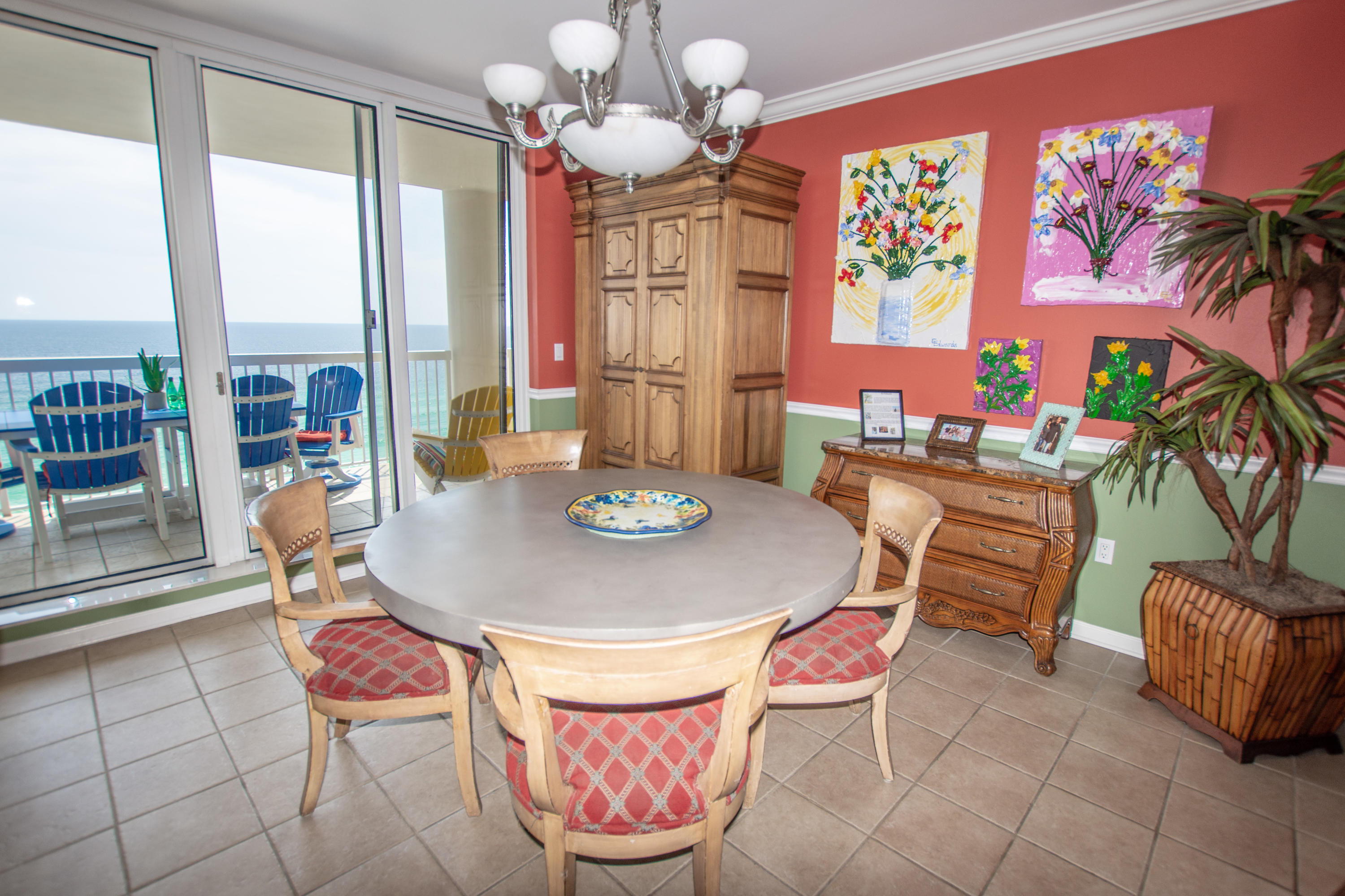 SILVER BEACH TOWERS - Residential