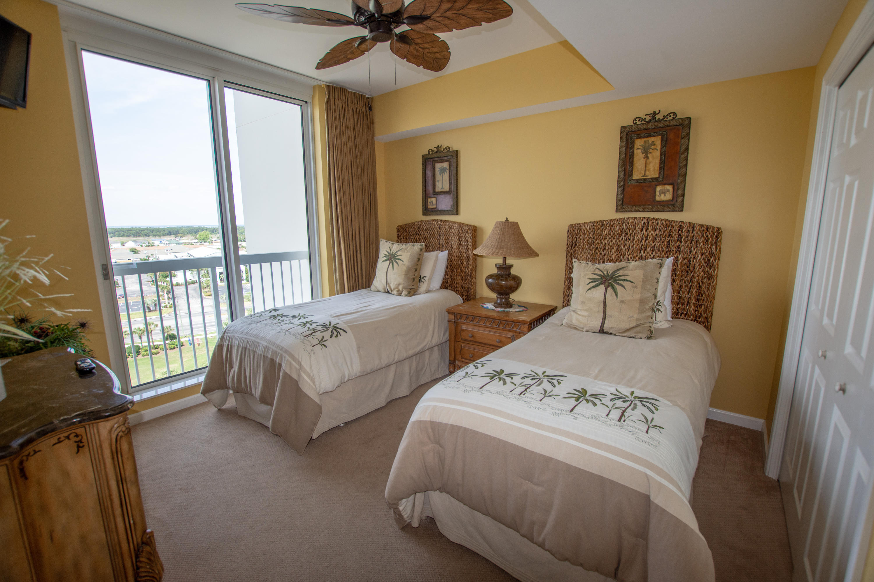 SILVER BEACH TOWERS - Residential