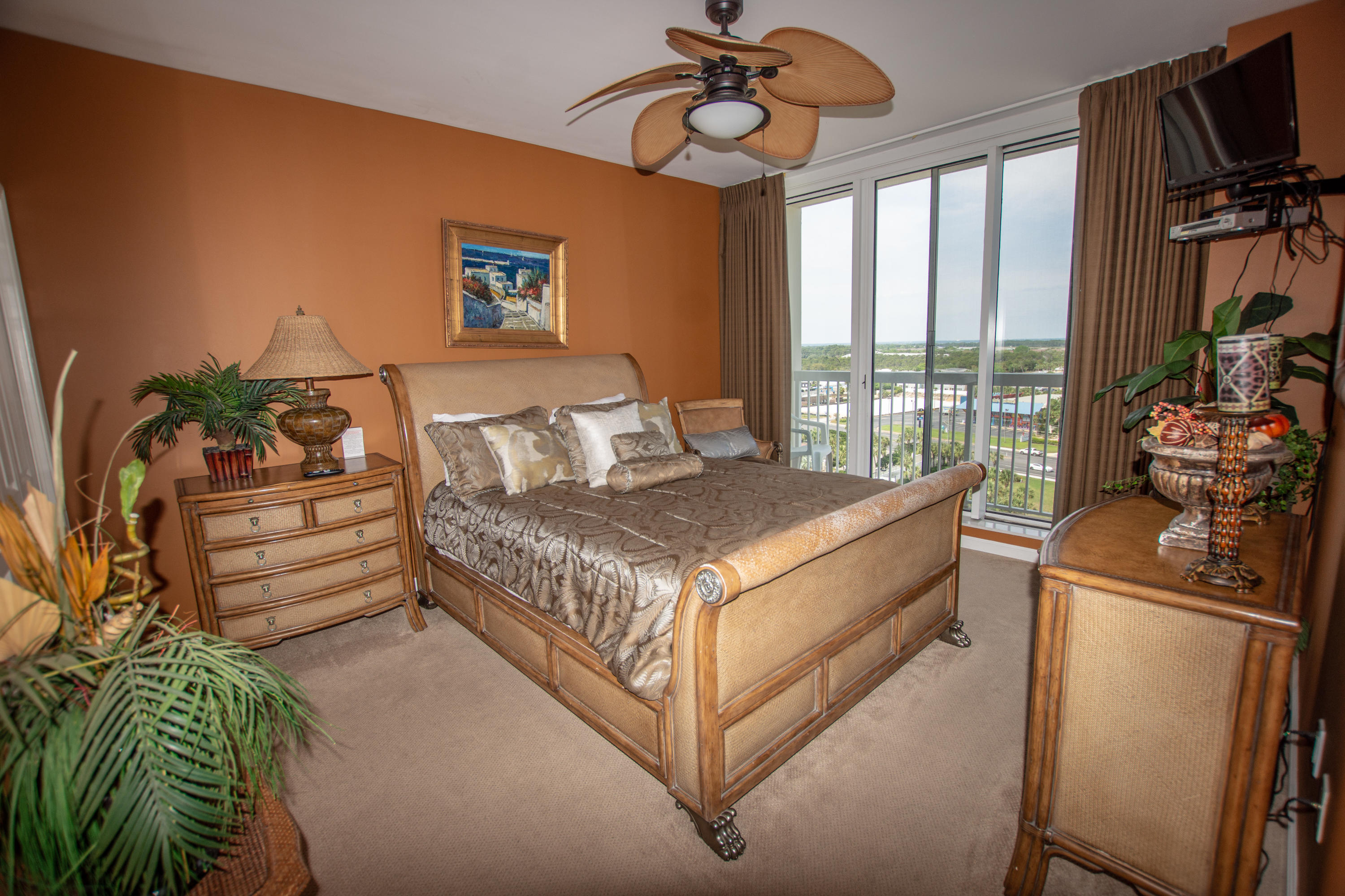 SILVER BEACH TOWERS - Residential