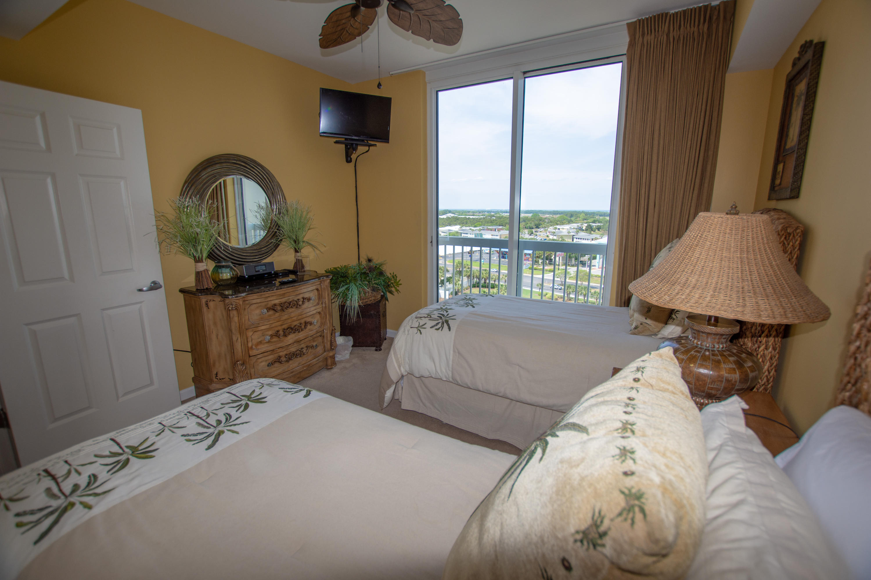SILVER BEACH TOWERS - Residential