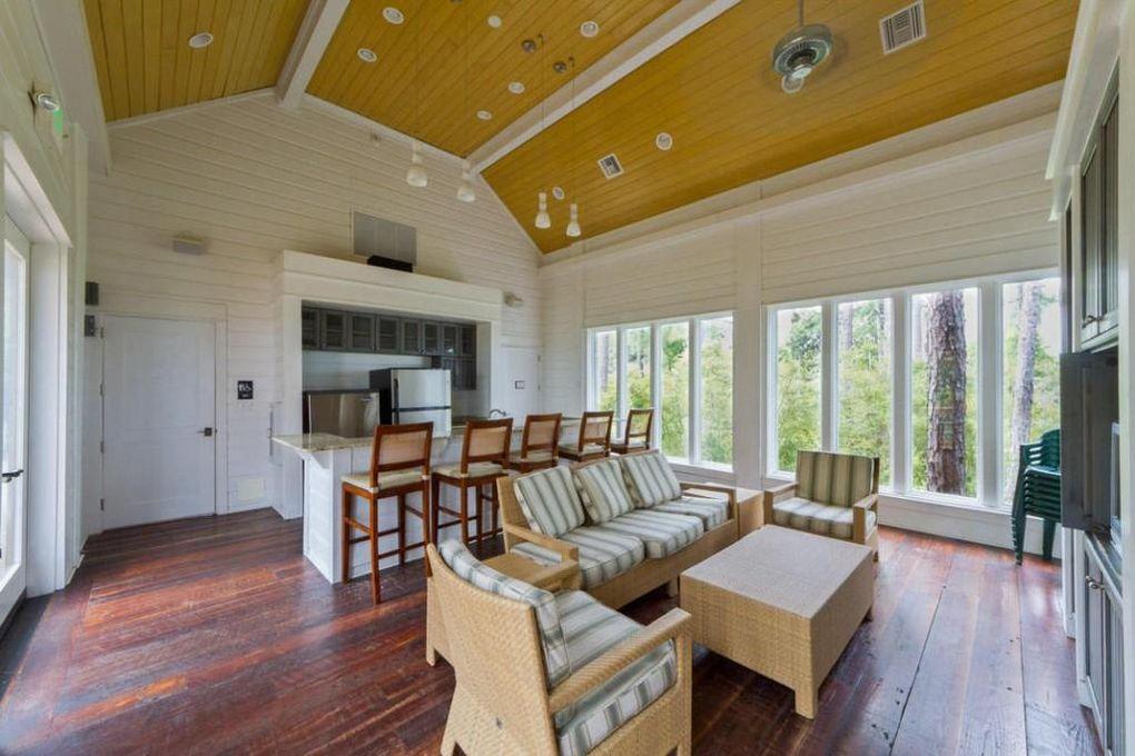 BAHIA CONDO - Residential