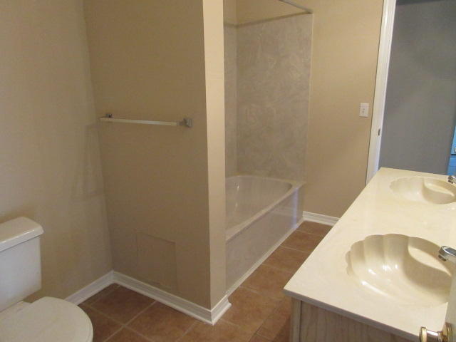 ROCKY BAYOU COUNTRY CLUB ESTATES 3 - Residential