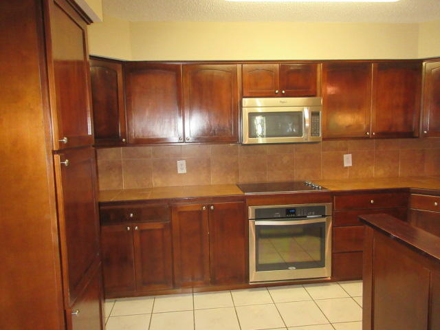ROCKY BAYOU COUNTRY CLUB ESTATES 3 - Residential