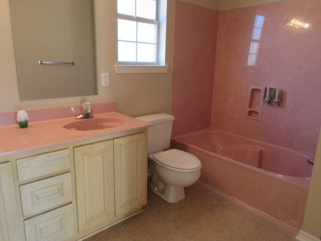 ROCKY BAYOU COUNTRY CLUB ESTATES 3 - Residential