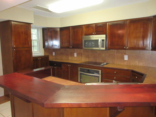 ROCKY BAYOU COUNTRY CLUB ESTATES 3 - Residential