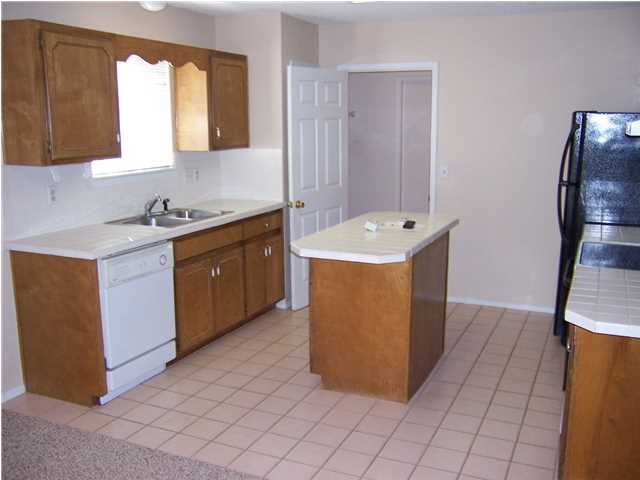 BLUEPINEVILLAGE - Residential Lease