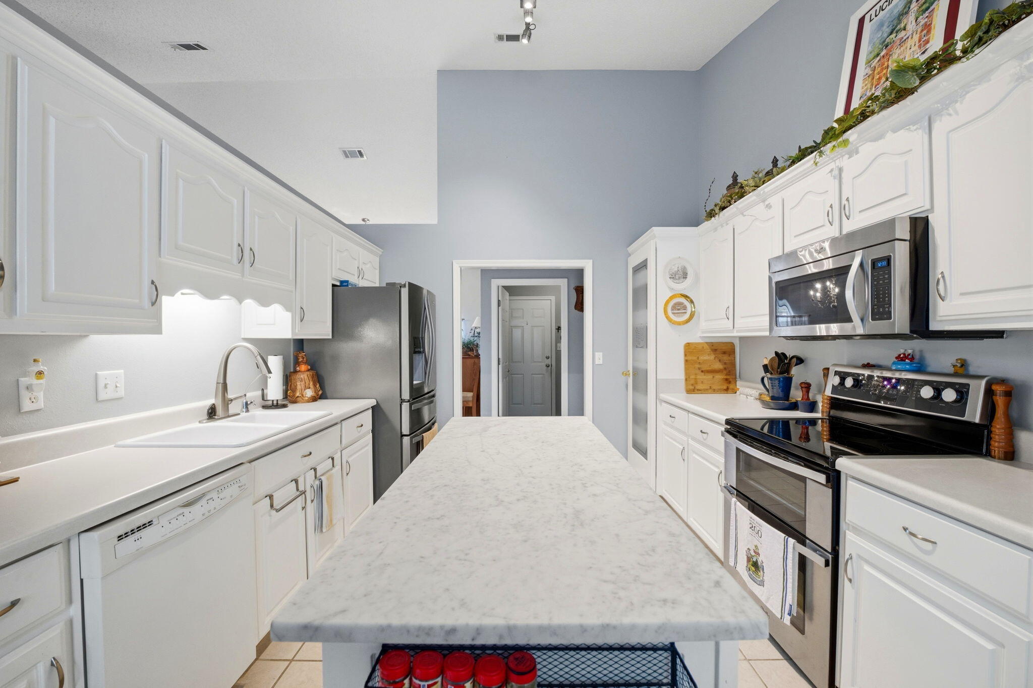 SOUND RETREAT - Residential