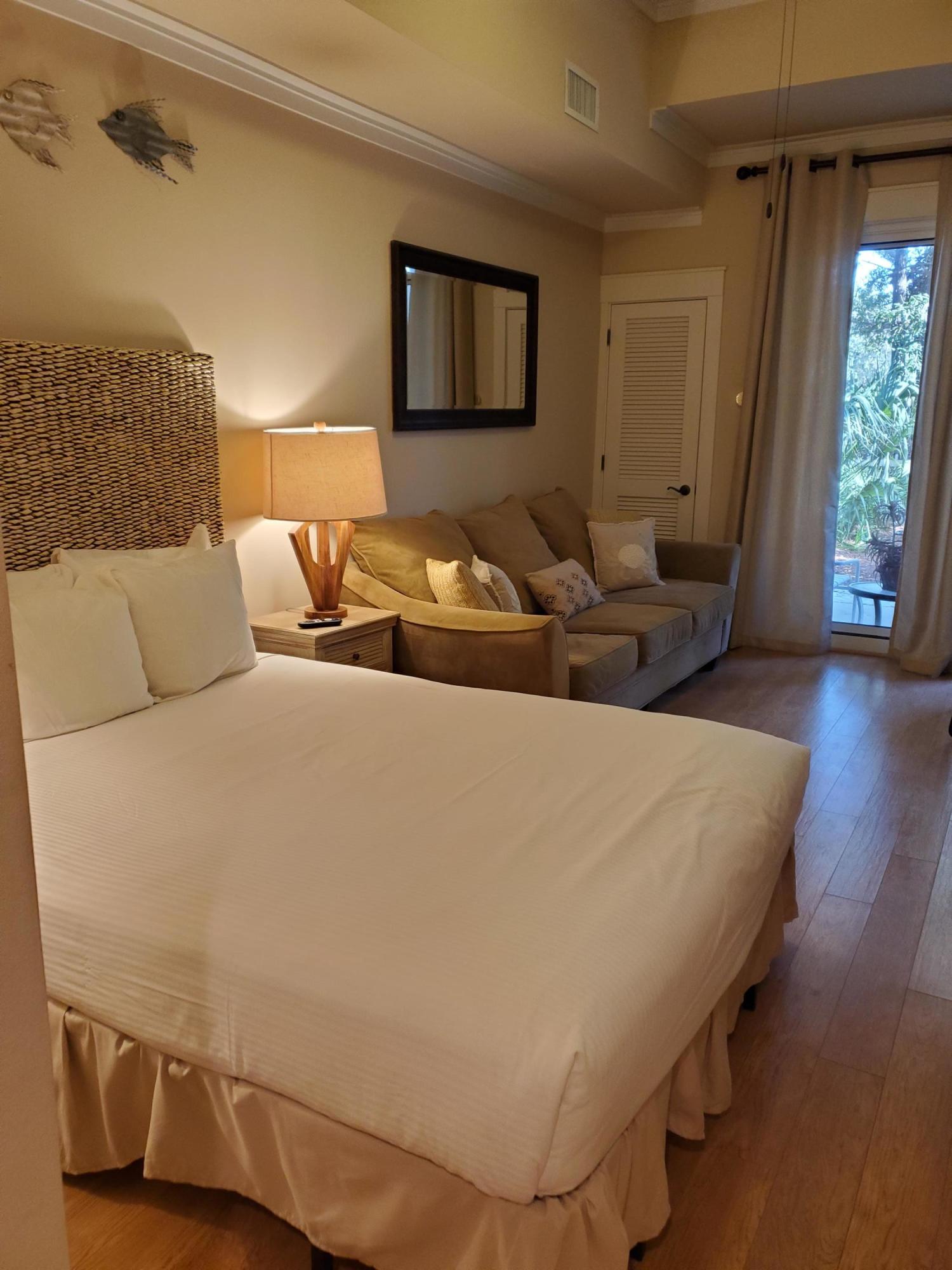 PILOT HOUSE - Residential Lease