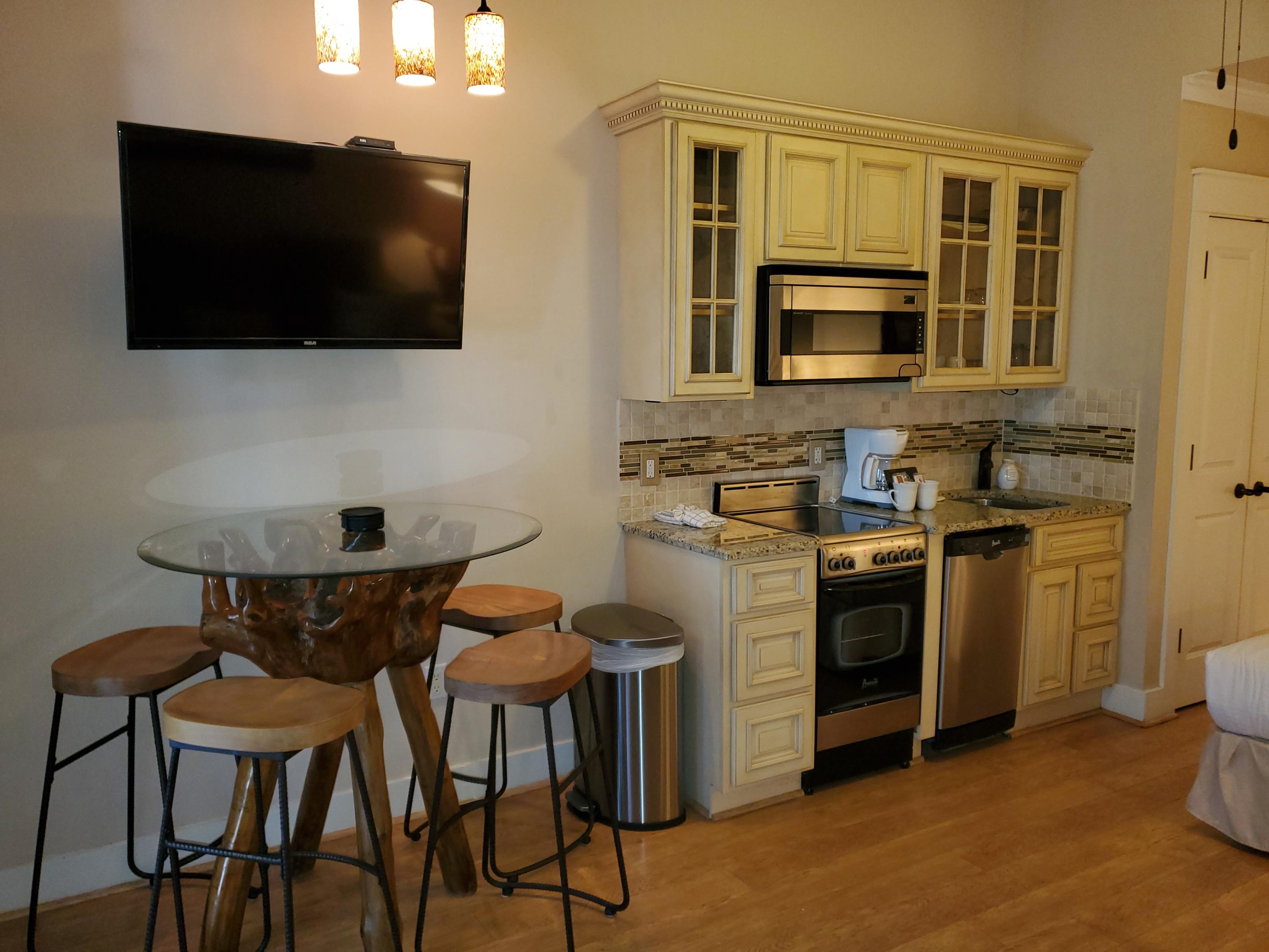 PILOT HOUSE - Residential Lease