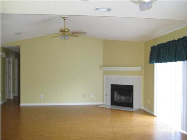 VALPARAISO PINECREST - Residential Lease