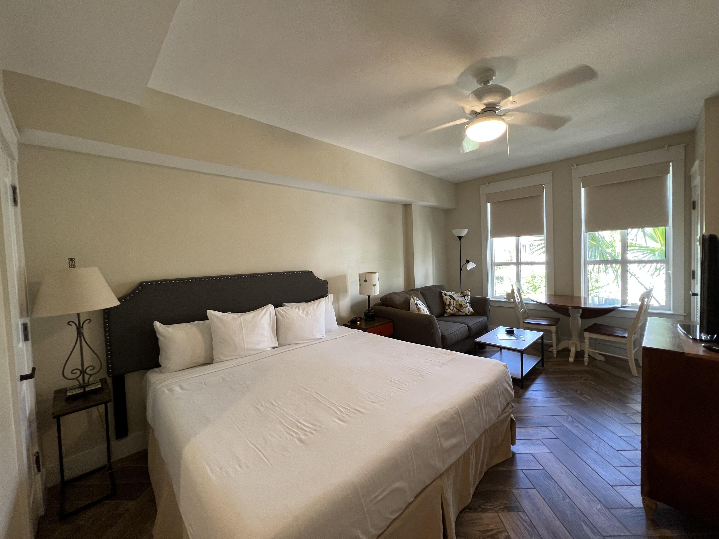 FULLY FURNISHED WITH ALL UTILITIES INCLUDED & AVAILABLE FOR A 1-YEAR LEASE! This top floor studio is located at Pilot House in the heart of the Village of Baytowne Wharf. Step out the doors of Pilot House and you're greeted with great dining, shopping, and fun entertainment options! The Pilot House amenity terrace offers a resort style pool, hot tub, fitness center, BBQ grills, and a beautiful green space. Come relax and enjoy the resort lifestyle!