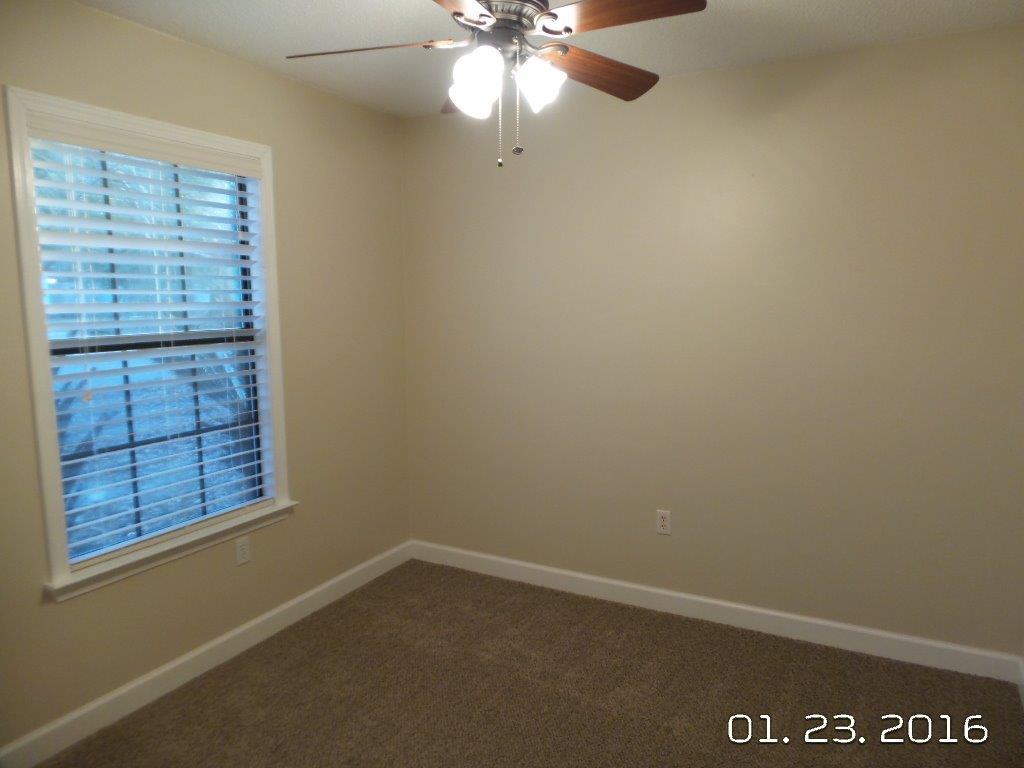 SHOAL TERRACE ESTATES - Residential Lease