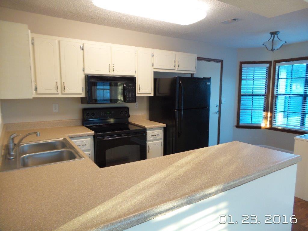 SHOAL TERRACE ESTATES - Residential Lease