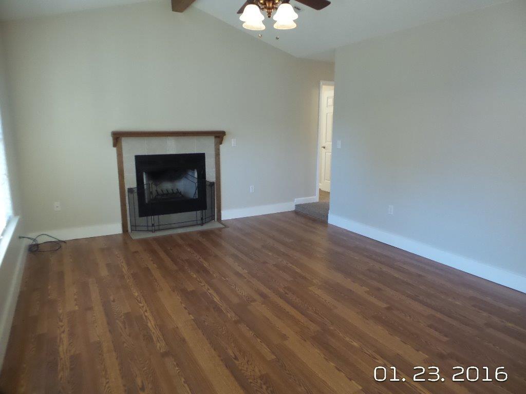 SHOAL TERRACE ESTATES - Residential Lease