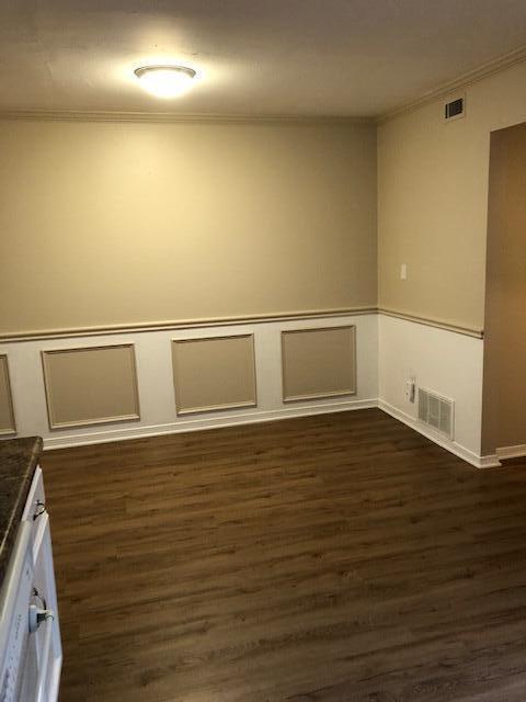 COUNTRY VILLAS - Residential Lease