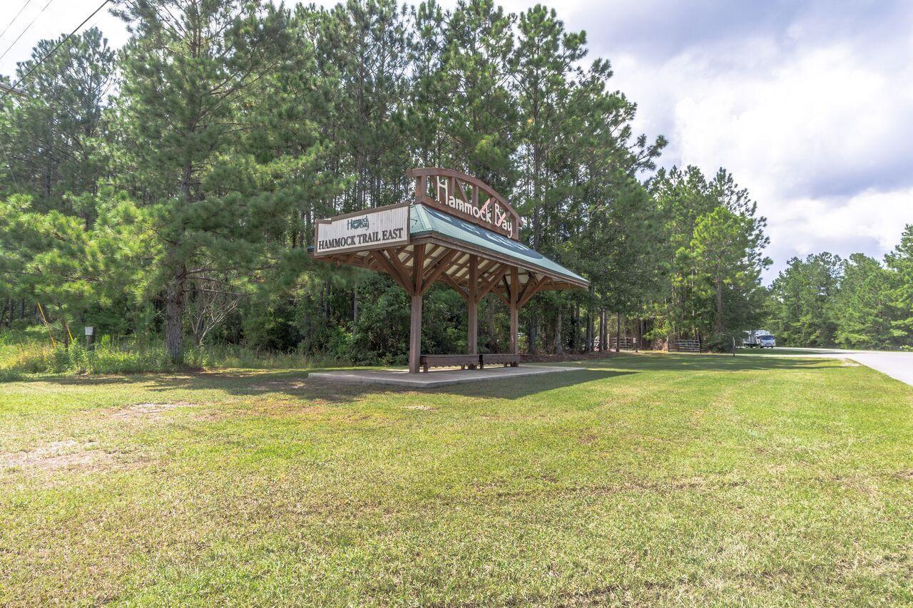 HAMMOCK BAY - Land