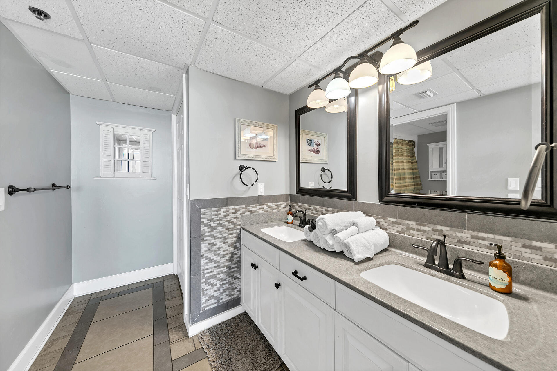LONG BEACH - Residential