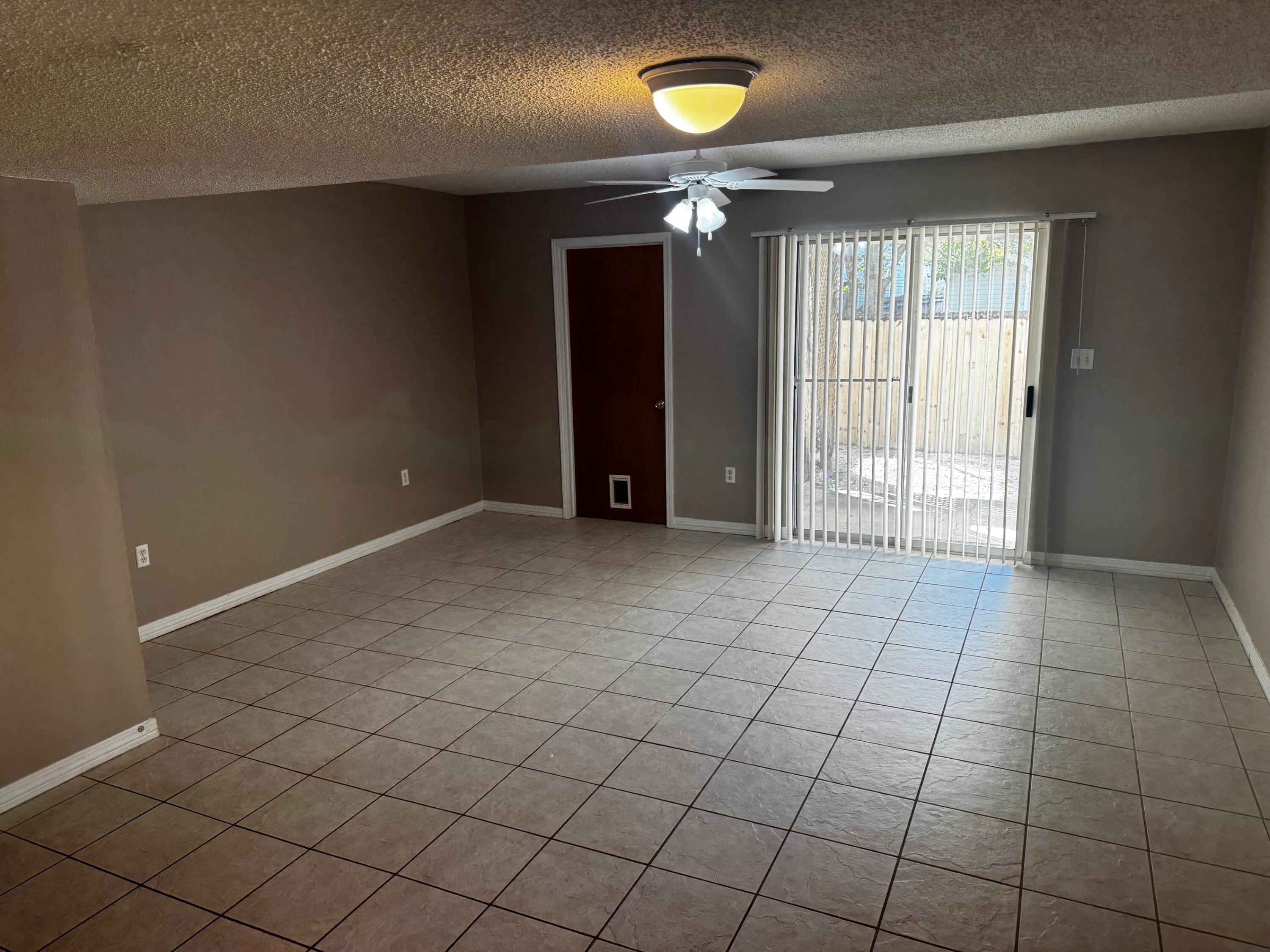 SCHNEIDER DRIVE T/H - Residential Lease