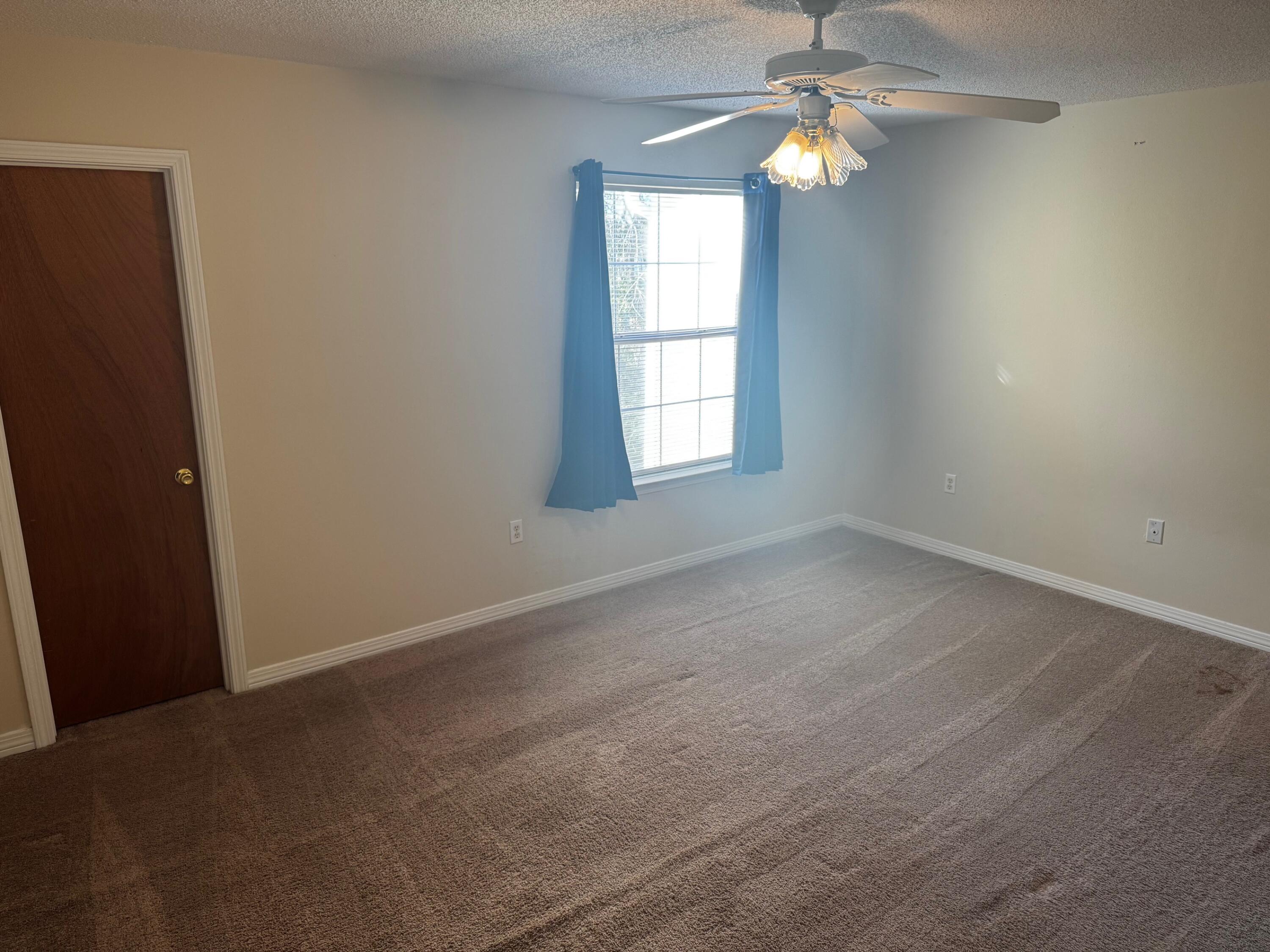 SCHNEIDER DRIVE T/H - Residential Lease