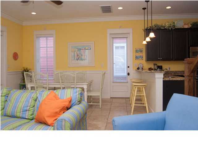 BUNGALOS AT SANDESTIN - Residential