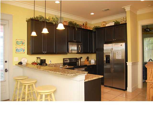 BUNGALOS AT SANDESTIN - Residential