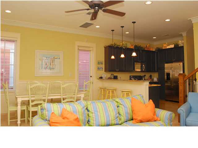 BUNGALOS AT SANDESTIN - Residential