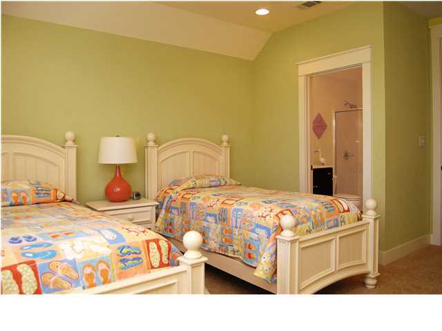 BUNGALOS AT SANDESTIN - Residential