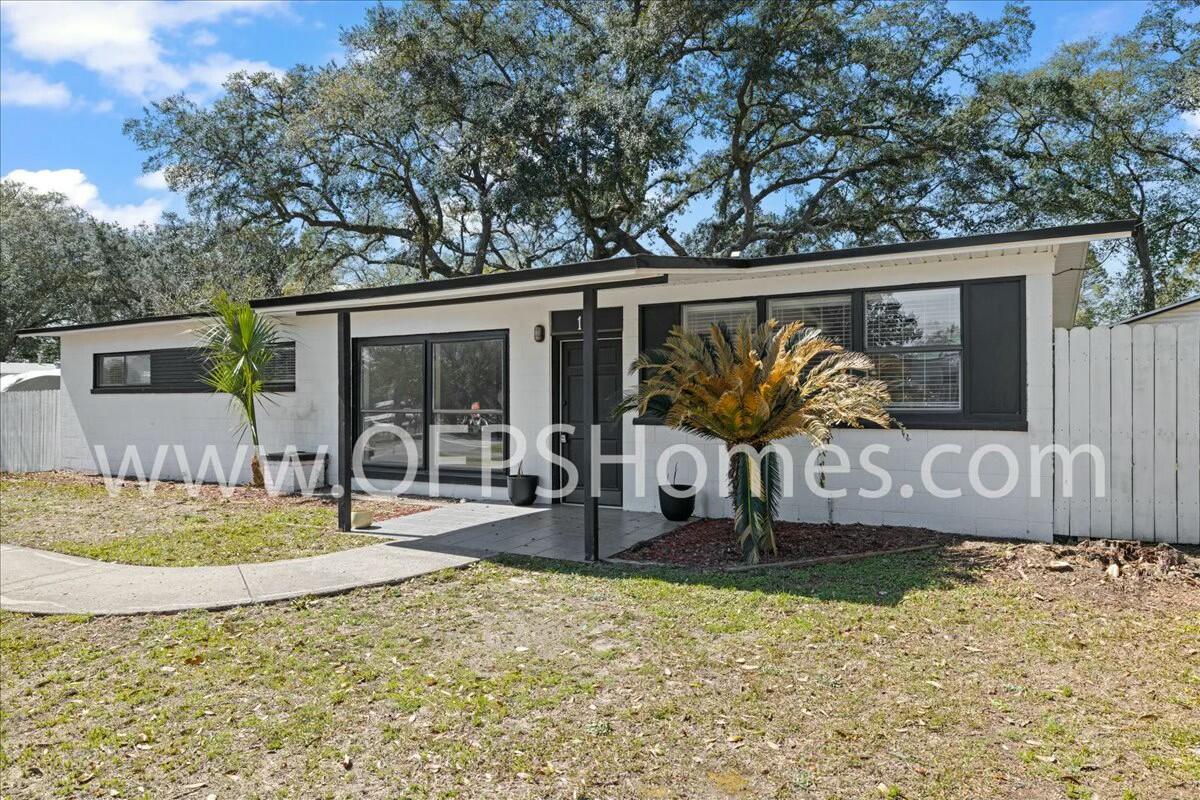 AVAILABLE NOW!
3bd/2bth home in the heart of Niceville with many recent upgrades/renovations! Flex Space to right of the home upon entering with laundry room attached and a newly renovated bathroom!
Home comes with an AS IS shed and detached garage. AS IS Washer and Dryer included.

This home has a wonderful covered patio and privacy fenced in yard.

NO smoking and NO cats due to a medical allergy. Dogs allowed upon approval with a non-refundable pet fee. Minimum 600 FICO credit score required in addition to meeting applicant rental criteria.

All applicants are required to complete an application on https://onefamilypropertyservices.petscreening.com/ regardless of if they own a pet or not.  Applicants with an ESA are also required to complete the application.

 ** Fees Required once an application is approved include, but may not be limited to: Security Deposit, Non-Refundable Fees (cleaning and rekey), $20 Certified Mail Fee, and Pet Fees (when applicable).