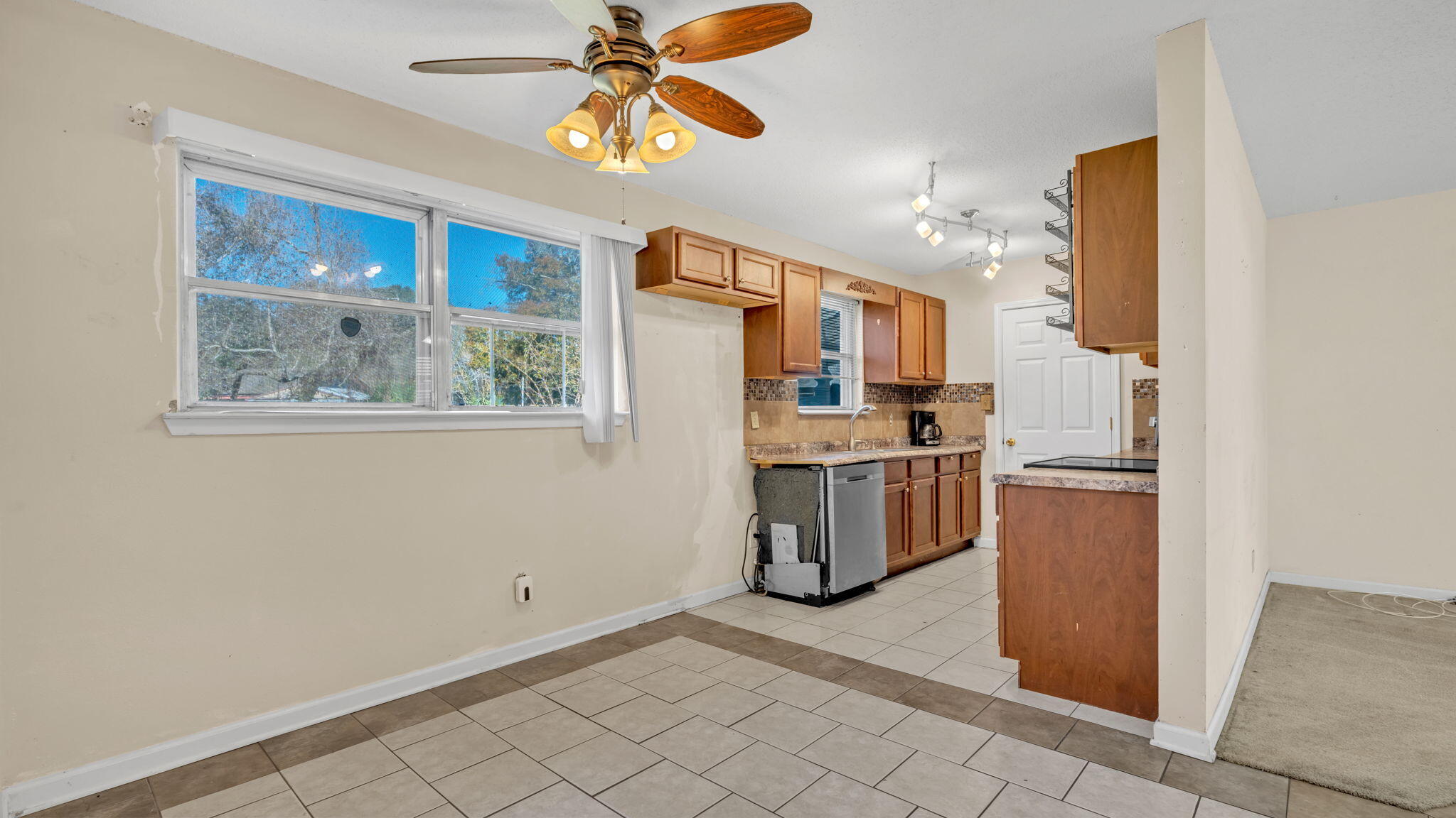 NO RECORDED SUBDIVISION - Residential