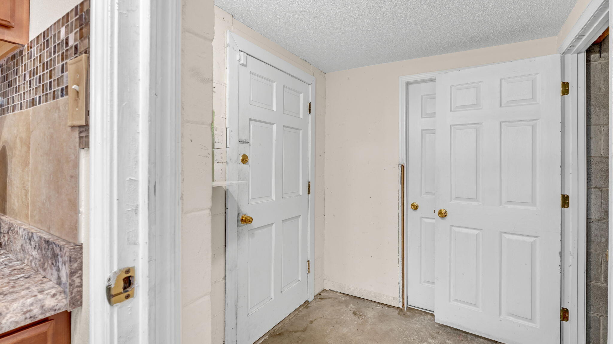 NO RECORDED SUBDIVISION - Residential