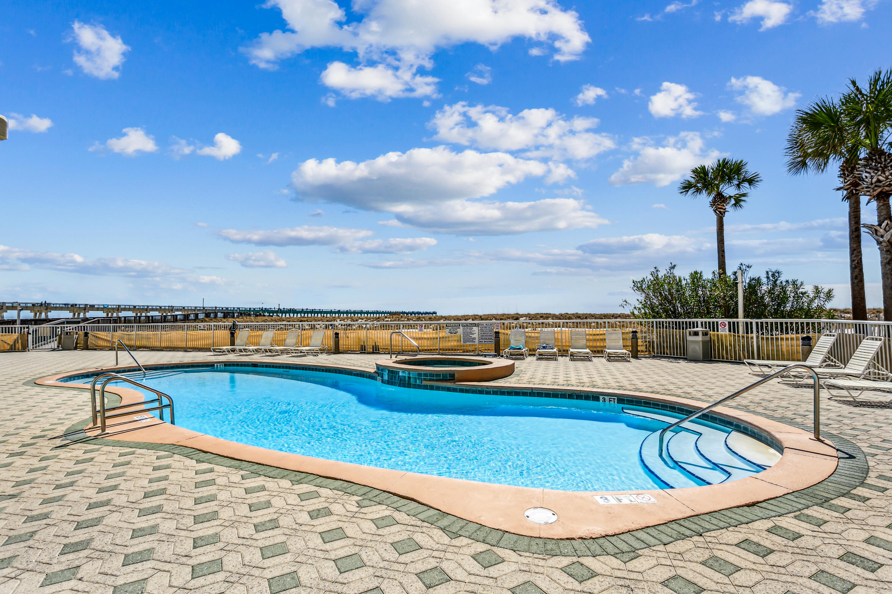 SUMMERWIND CONDOS - Residential