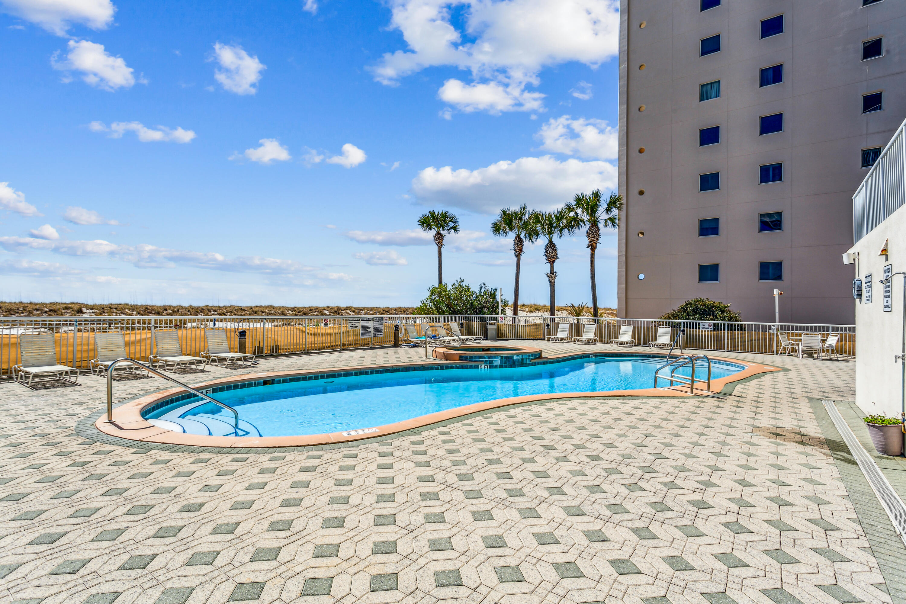 SUMMERWIND CONDOS - Residential