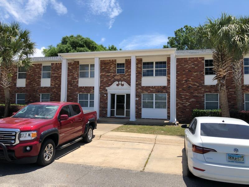 Approximately 1200 sqft office space ideally located right off of busy Hwy 98 in Destin. Unit 4 consists of a reception/waiting room area, 4 offices, break room area or another office, and one bathroom. The unit is located on the 2nd floor (no elevator in the building).