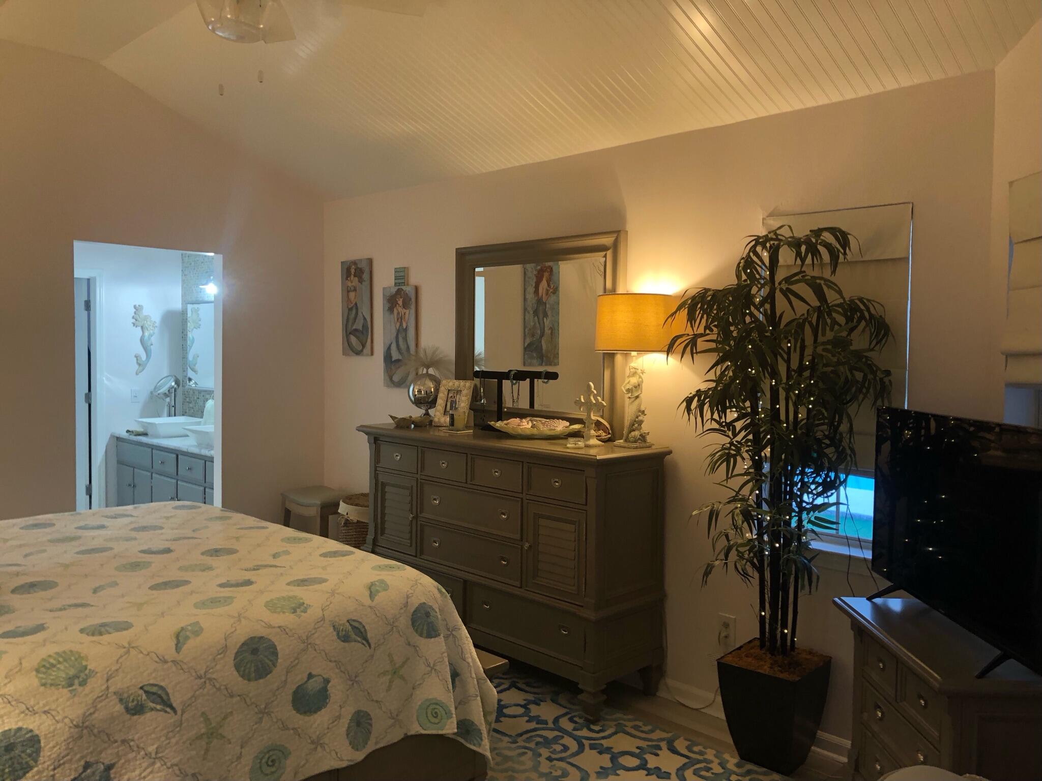 MIRAMAR HEIGHTS 20C4 LOT 8 BLK 8 - Residential