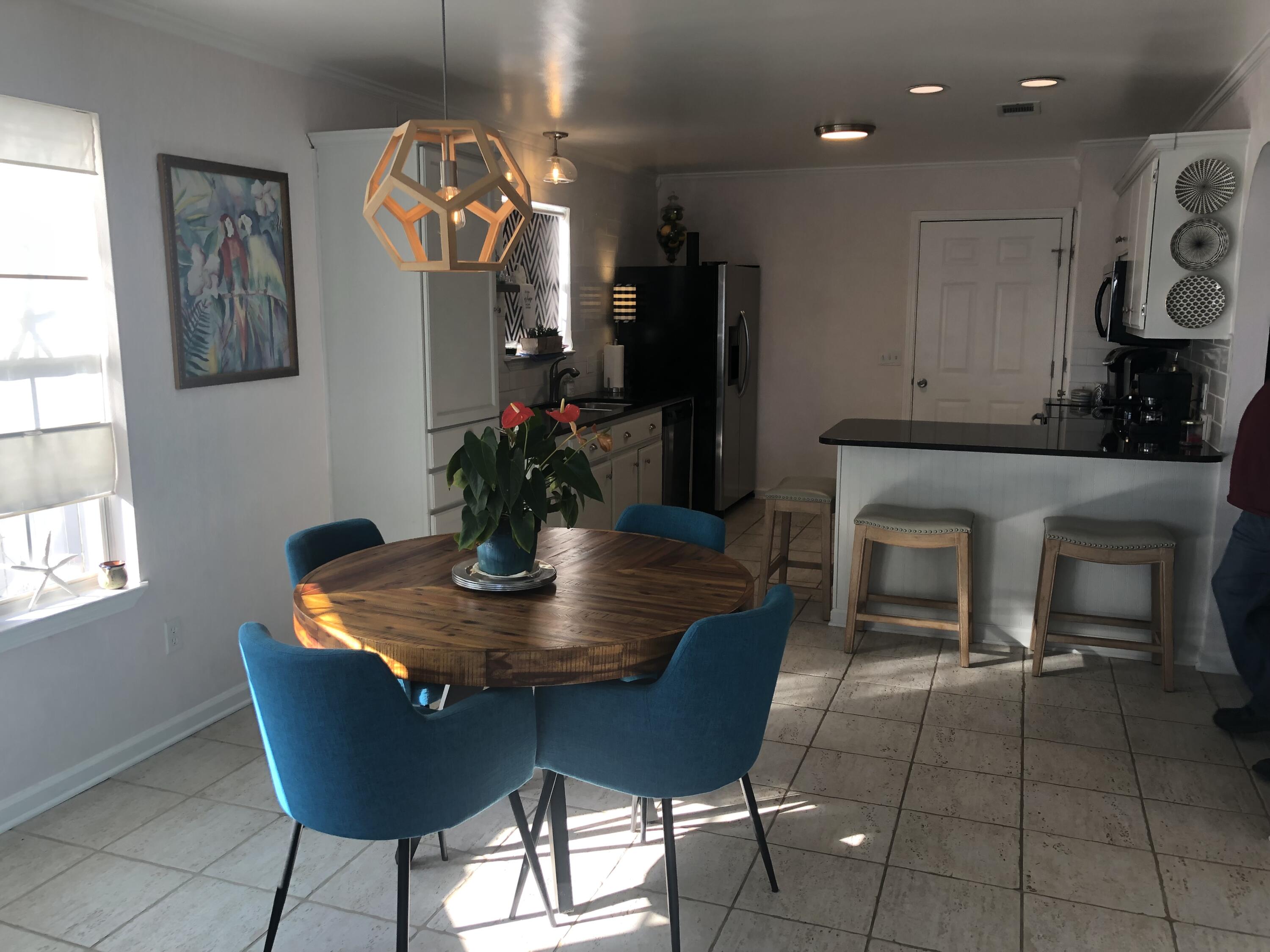 MIRAMAR HEIGHTS 20C4 LOT 8 BLK 8 - Residential