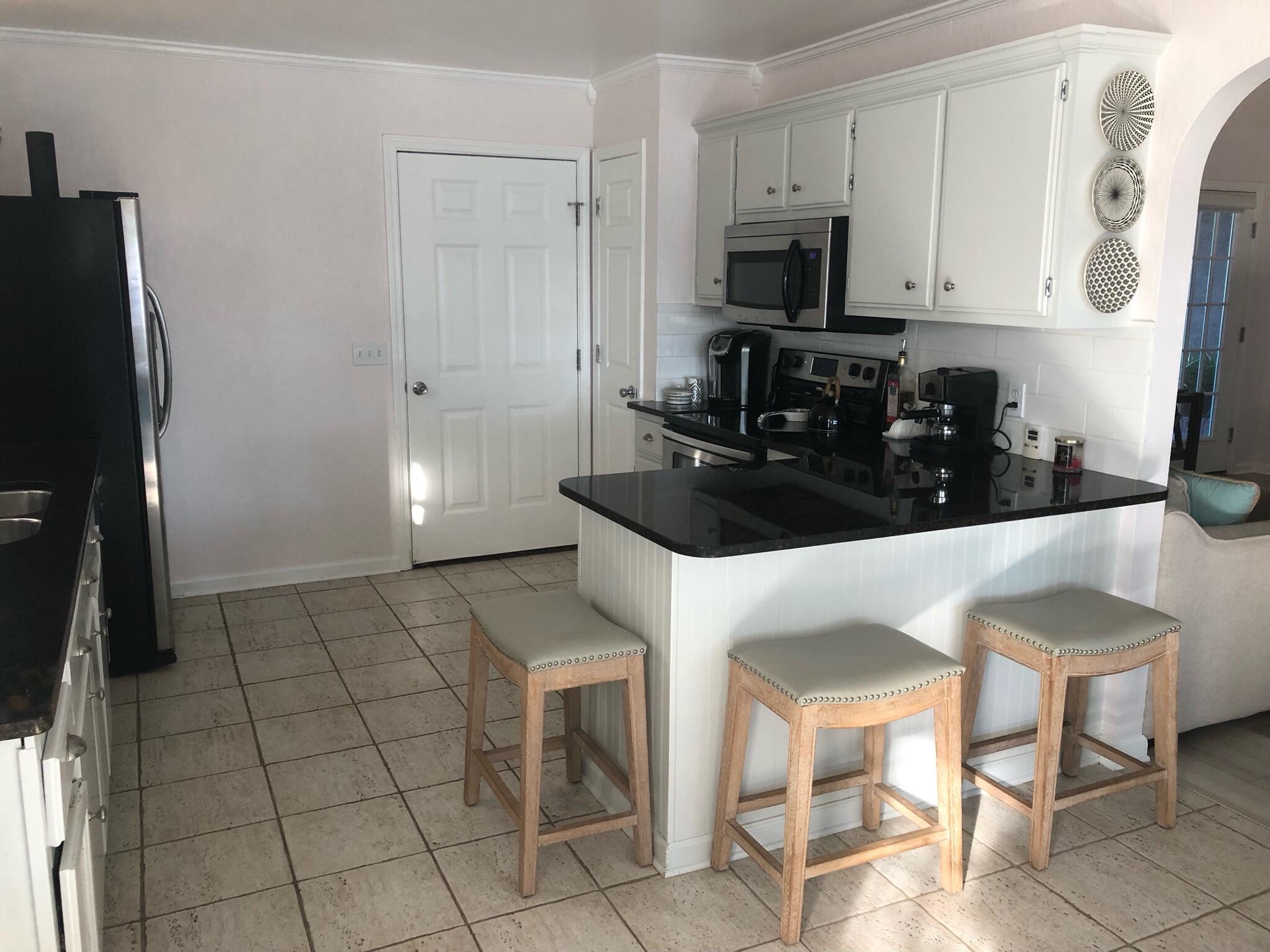 MIRAMAR HEIGHTS 20C4 LOT 8 BLK 8 - Residential