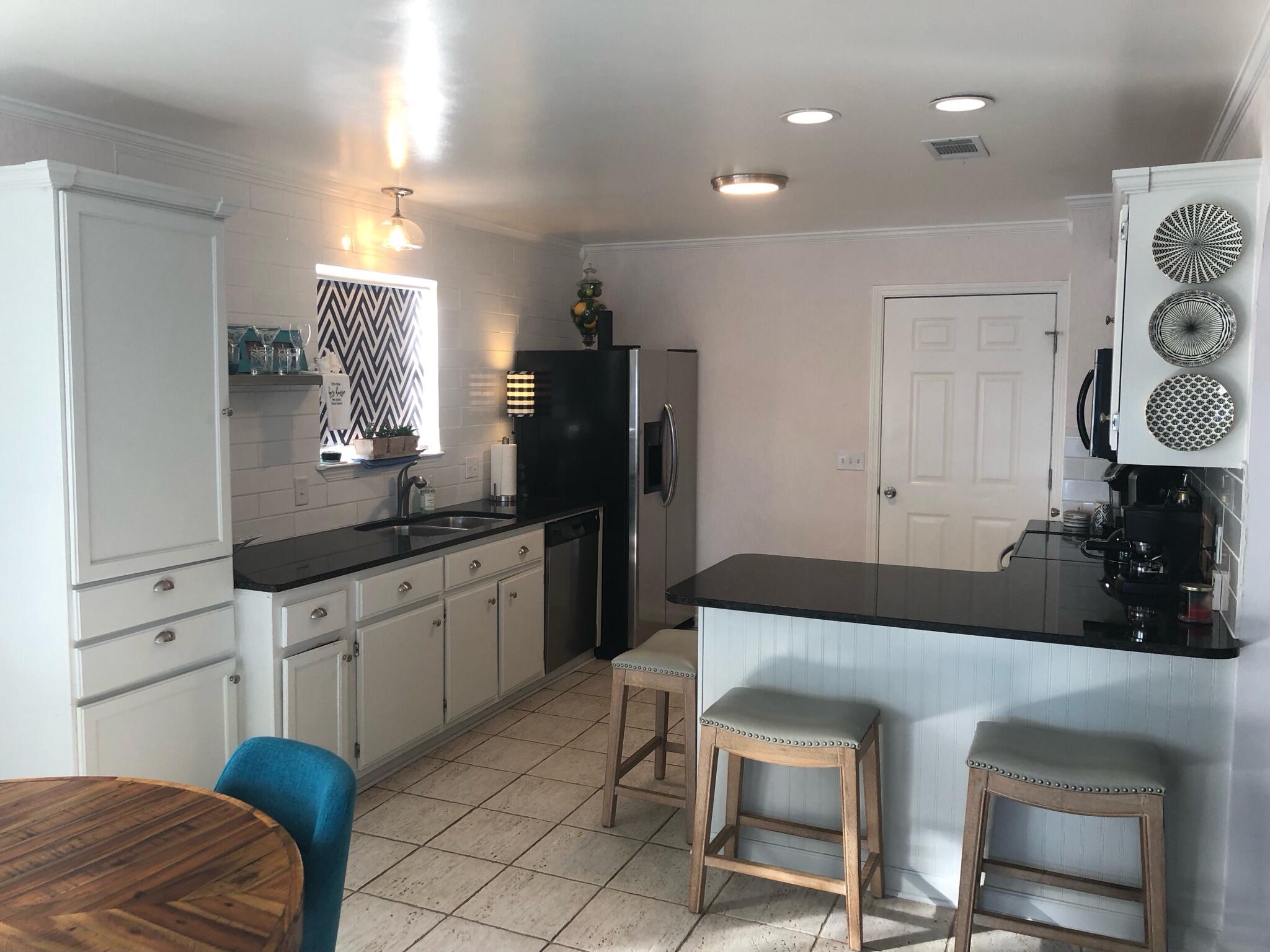 MIRAMAR HEIGHTS 20C4 LOT 8 BLK 8 - Residential