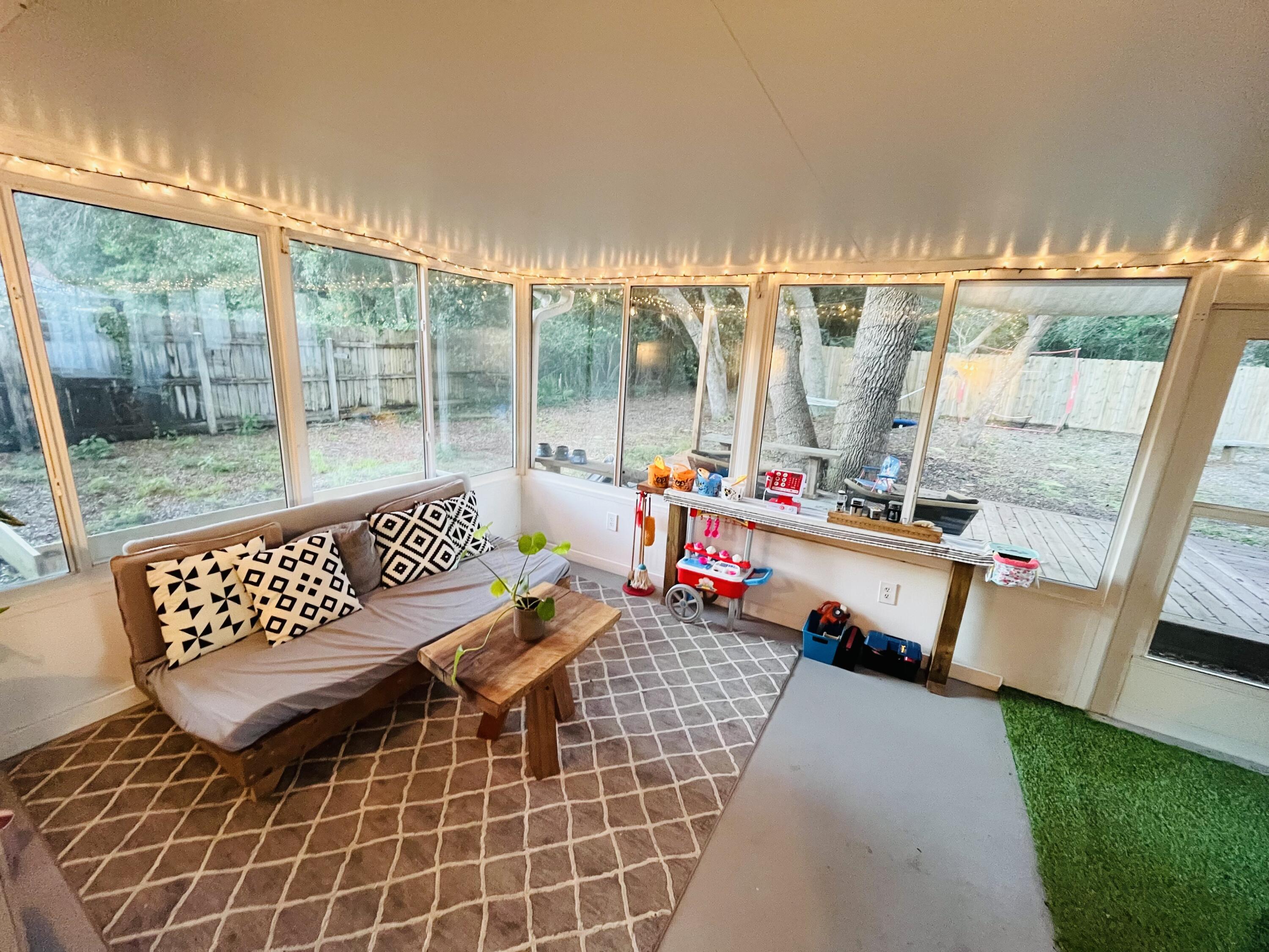 PORT DIXIE - Residential Lease