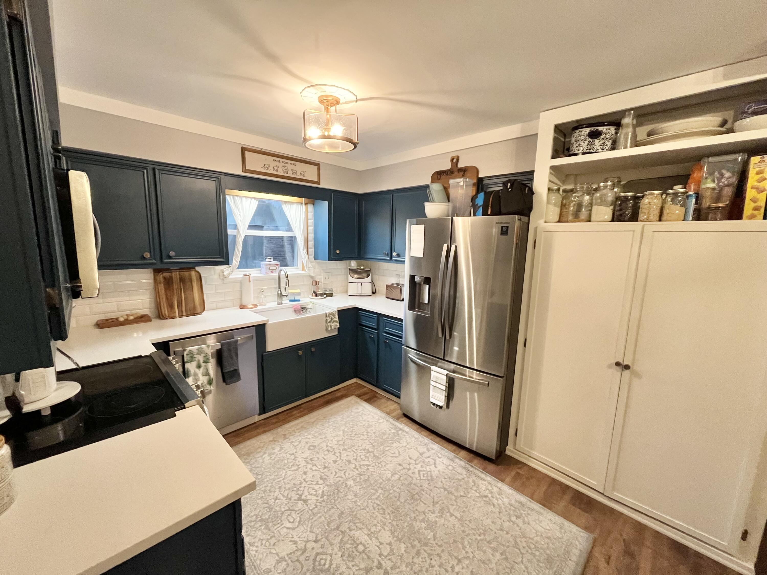 PORT DIXIE - Residential Lease