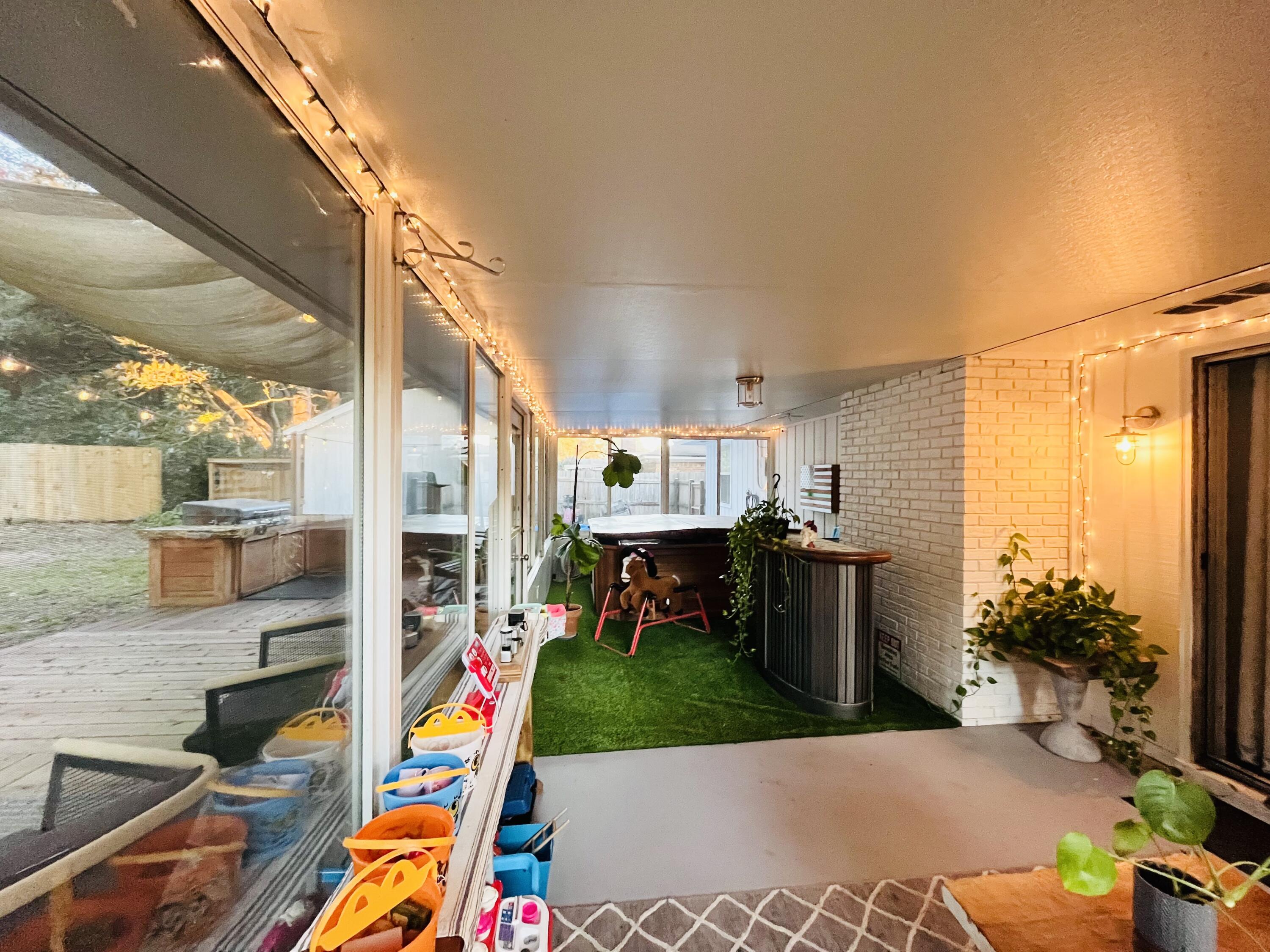 PORT DIXIE - Residential Lease