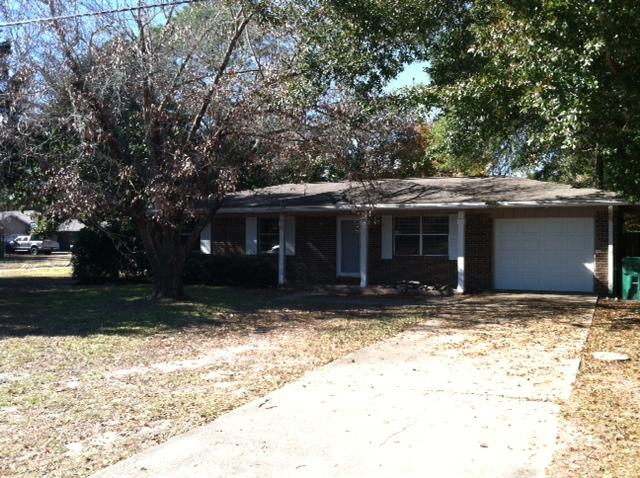3 bed/2 bath house with a fenced in yard on a large corner lot in Shalimar, close to both bases and the beaches. 1 car garage and bonus room. Newer carpet and paint through out. Make an appointment to see it today. Small pets allowed with non-refundable deposit. Available November 11,2019