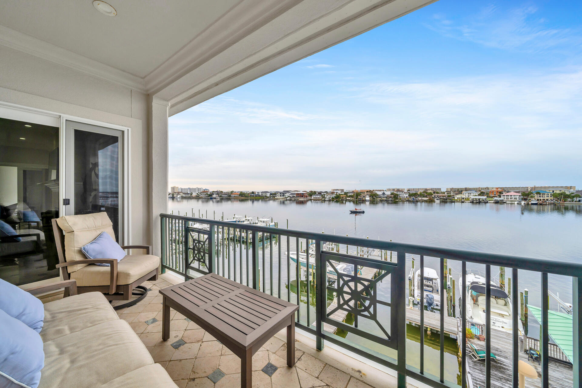TRANQUIL HARBOR - Residential