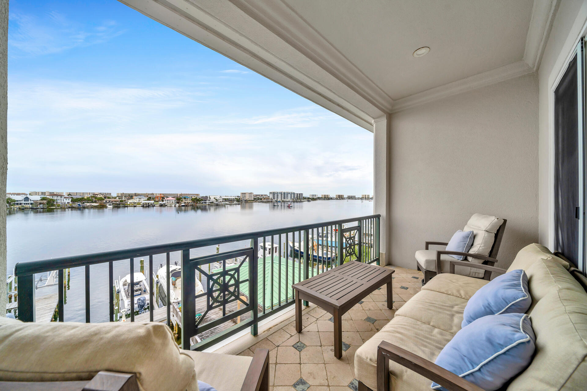 TRANQUIL HARBOR - Residential