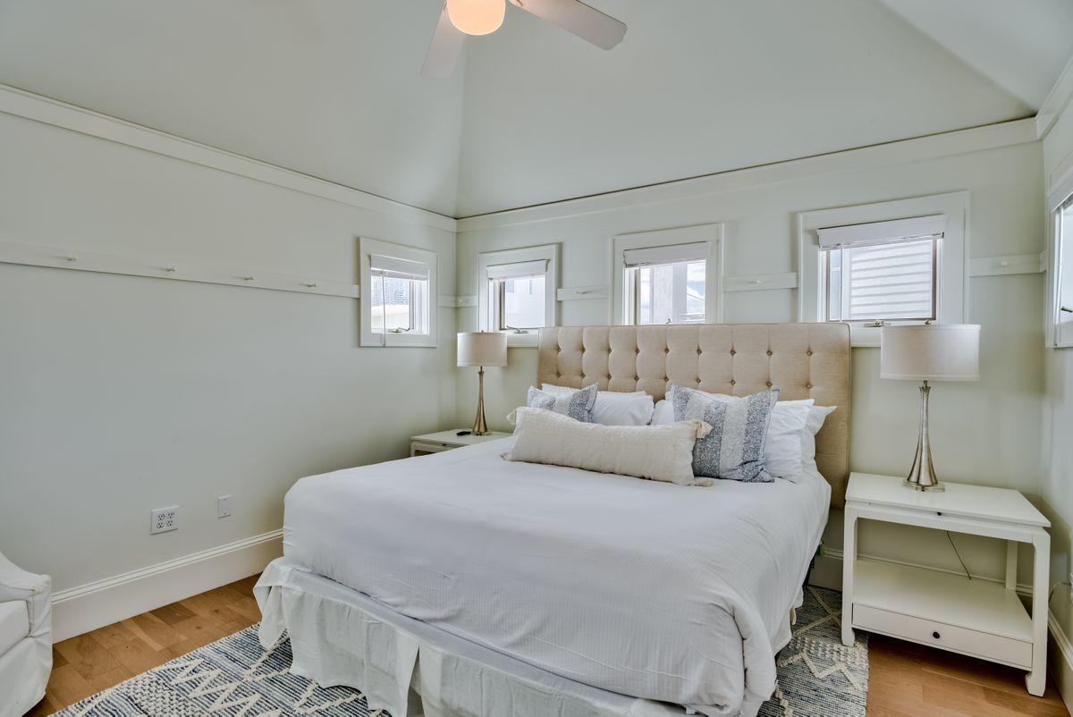 PARADISE TOO - Residential