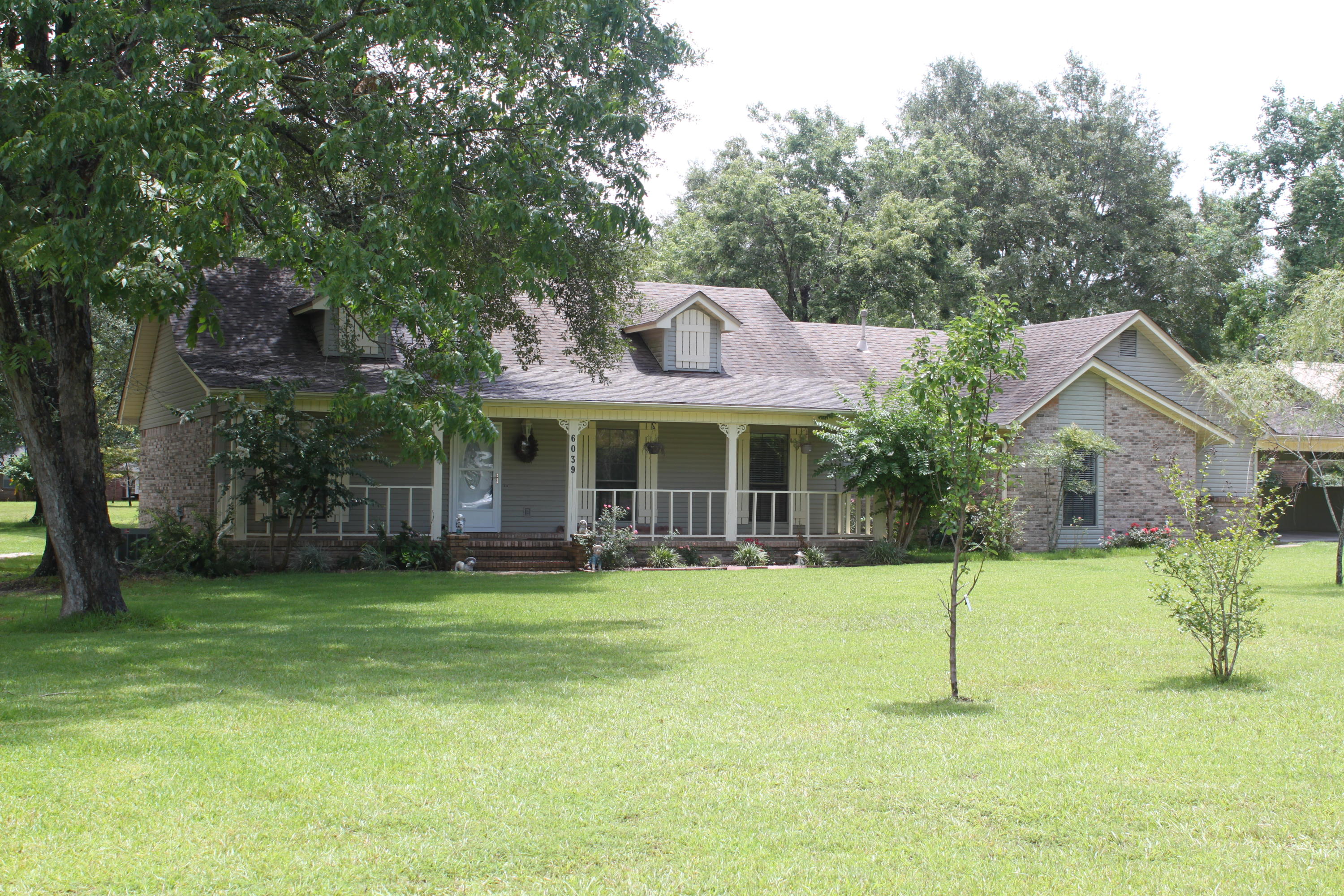 Come see this stunning 3 Bedroom 2 Bath 2,101 SF traditional home! Big lot and plenty of room for any kind of family. With stainless steal appliances, granite countertops and beautiful flooring throughout. There is a lot to offer with this home. You just NEED to go see it! Have fun.
