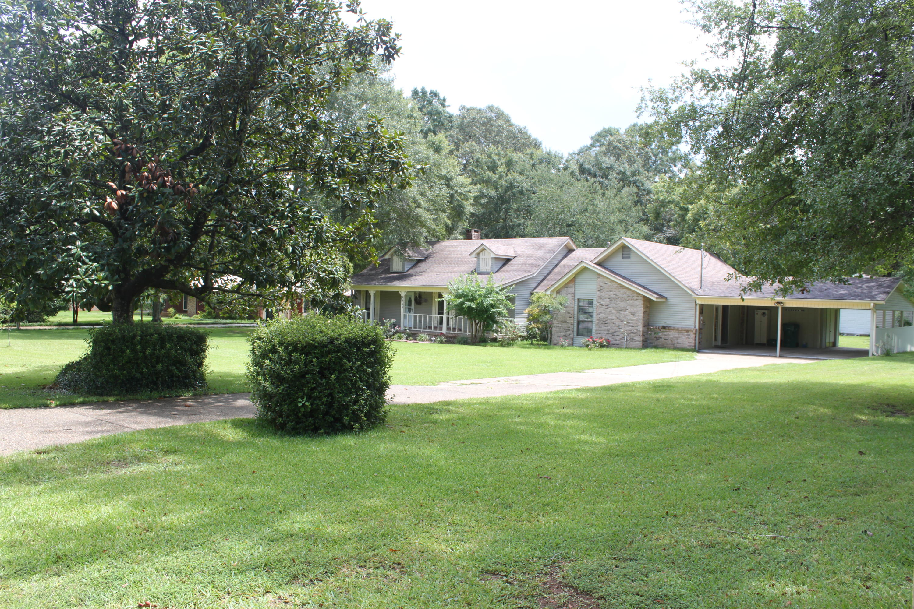 HOLLY HILLS - Residential