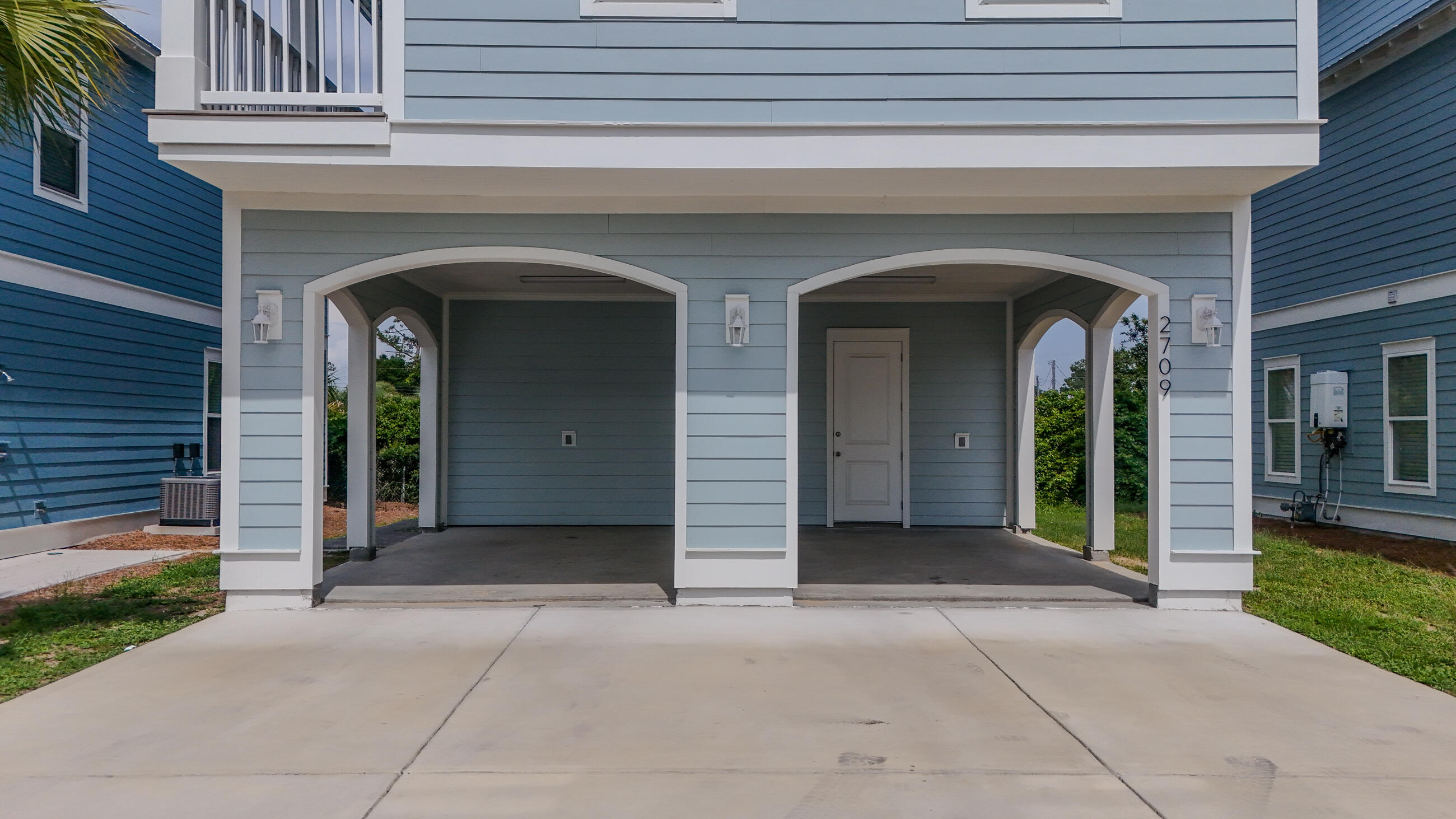 Lagoon Manor Dr - Residential